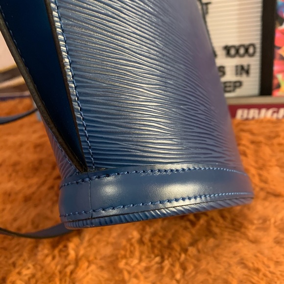 💯 Authentic LV Blue Epi Saint Jacques long strap - Picture 10 of 16